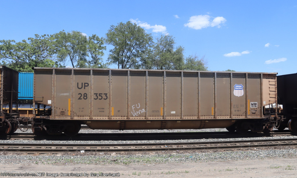 UP 28353 - Union Pacific